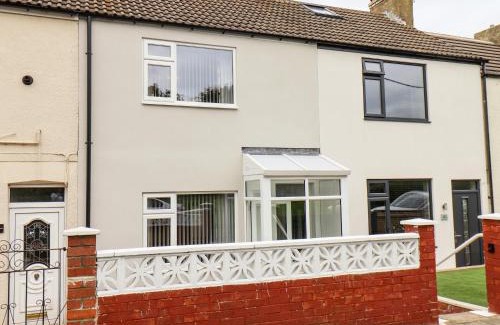 Skinningrove House | Richmond Cottage: Family-Friendly Getaway with Pet Perks