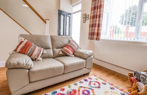 Skinningrove House | Richmond Cottage: Family-Friendly Getaway with Pet Perks