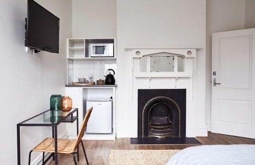 Richmond North Apartment | Discover Richmond Studios for a Memorable Stay