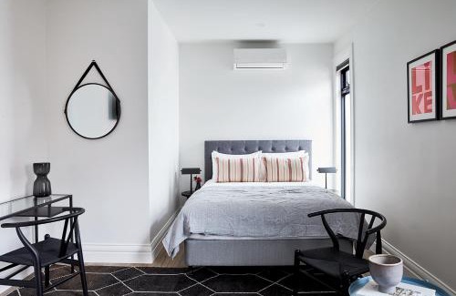 Richmond North Apartment | Discover Richmond Studios for a Memorable Stay