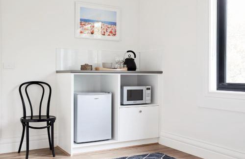 Richmond North Apartment | Discover Richmond Studios for a Memorable Stay