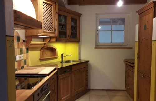 Wackersberg House | Richter 2: Family-Friendly Getaway with Kitchen & Breakfast