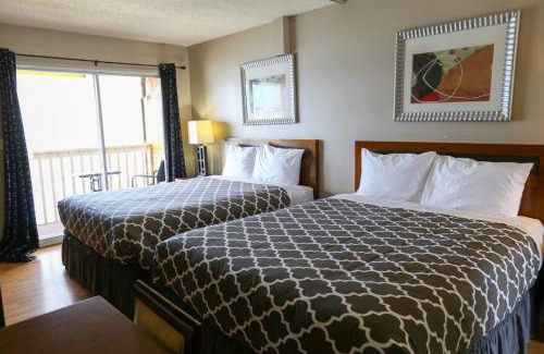 Okanagan-Similkameen Hotel | Richter Pass Beach Resort: Relax by the Private Oceanfront