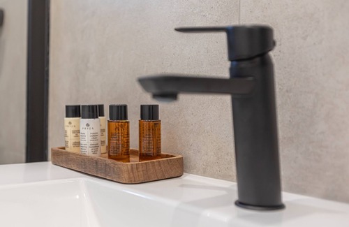 Brasov City Centre House | Inviting Richter Residence with Kitchen & Breakfast Included