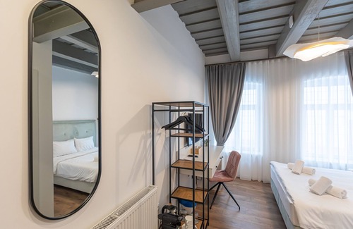 Brasov City Centre House | Inviting Richter Residence with Kitchen & Breakfast Included