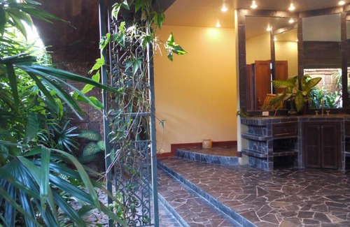 Chiang Kham Resort | Discover Rico Resort: Oceanfront Bliss & Pet Friendly