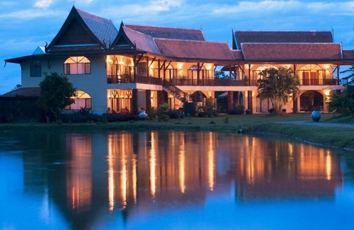 Chiang Kham Resort | Discover Rico Resort: Oceanfront Bliss & Pet Friendly