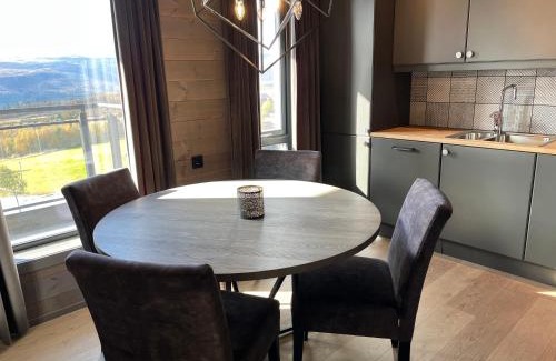 Beitostolen Apartment | Idyllic Views at Riddertunet with Pet-Friendly Amenities