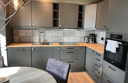 Beitostolen Apartment | Idyllic Views at Riddertunet with Pet-Friendly Amenities