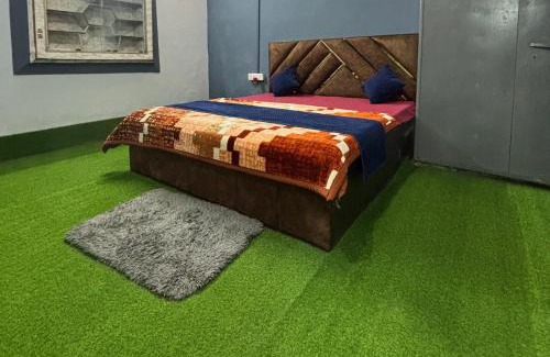 Mathura Hostel | Riddhi Siddhi Hostel &Home stay Near By Mathura Railway Station