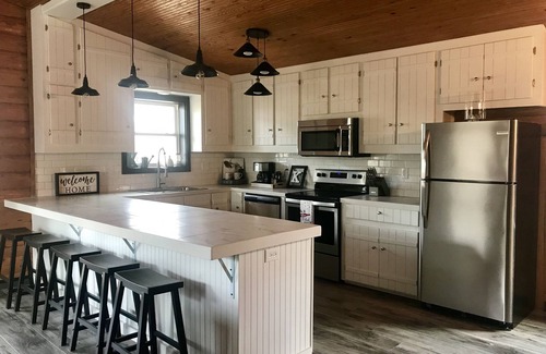 Mena House | Explore WPG Trails: King Mountain Cabin with Fast WiFi