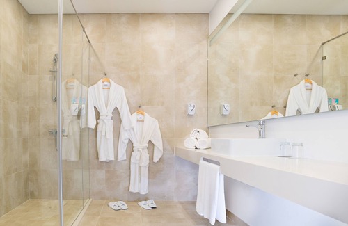 Peniche Hotel | Relax at RIDE Surf Resort & SPA: 4-Star Getaway Awaits
