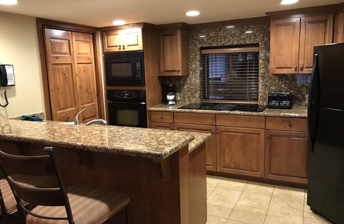 Tahoe Village Resort | Top-Rated Ridge Tahoe Resort with Ocean View & Spa