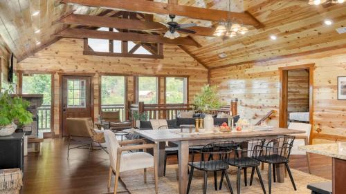 Wears Valley House | Relax at Ridge View: Indoor Pool & Hot Tub Near Pigeon Forge