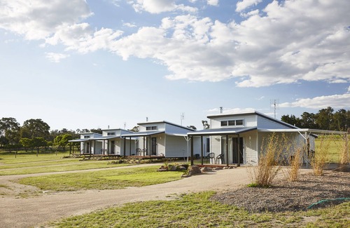 Severnlea Cottage | Idyllic Ridgemill Escape: Pet-Friendly Stay with Breakfast
