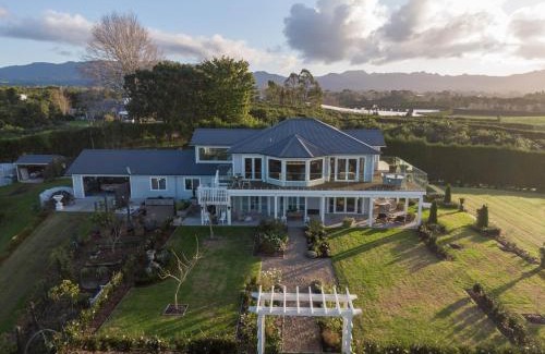 Aongatete Bed & Breakfast | Ridgeton: Oceanfront Retreat with Top Guest Ratings