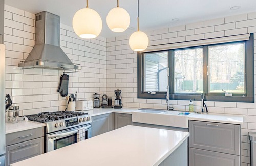Stone Ridge Apartment | Cozy Carriage Style House with Hot Tub & Fire Pit