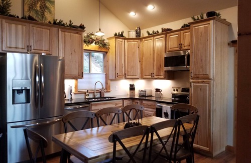Estes Park House | Experience Ridgeview Retreat: Breathtaking Views & Spa Bliss