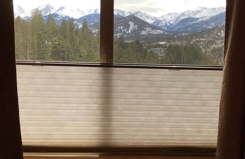 Estes Park House | Experience Ridgeview Retreat: Breathtaking Views & Spa Bliss