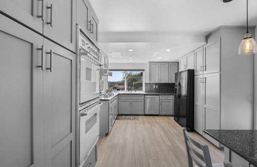 Topanga House | Discover Ridgeview Retreat: Pool, Spa & Oceanfront Bliss