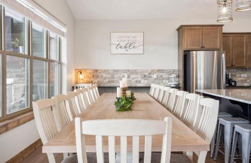 Indian Point House | Ridgeview Retreat: Pet-Friendly Oasis with Private Pool