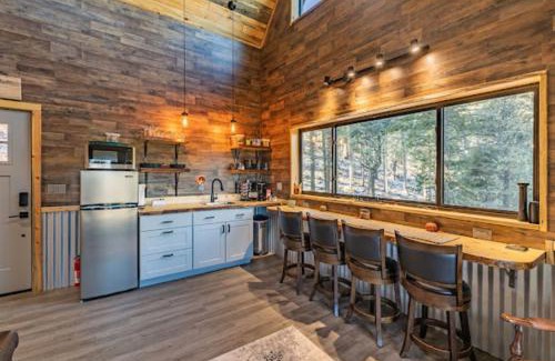 Angel Fire Bed & Breakfast | RidgeWalk Treehouse: Guest Rated 10/10 with Family-Friendly Perks