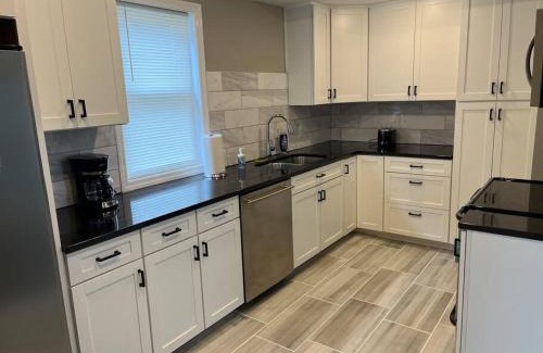 Norwood House | Comfortable Ridgeway 2 Bedroom House near Xavier Downtown
