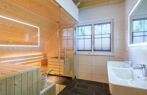 Donnersbachwald Ski Chalet | Riesner Alm 35: Family-Friendly Oceanfront Escape
