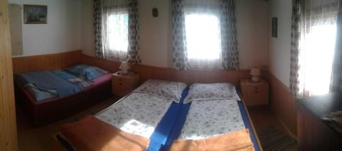 Michaelerberg Apartment | Riesner: Family-Friendly Retreat with Pet Amenities & Dining
