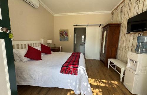 Graaff-Reinet House | Discover Rietjiesbos Self Catering: Family-Friendly Retreat