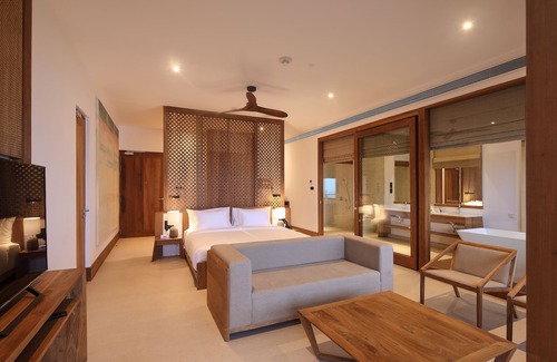 Thiranagama Hotel | Discover Riff Hikkaduwa: 5-Star Escape with Ocean Views