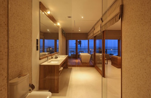 Thiranagama Hotel | Discover Riff Hikkaduwa: 5-Star Escape with Ocean Views