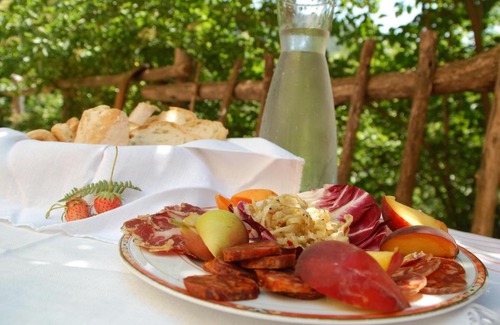 Celico Hotel | Inviting Rifugio Casello Margherita with Breakfast Included