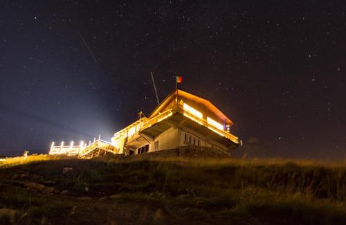 Ferrara di Monte Baldo House | Rifugio Chierego - Pet-Friendly Retreat with Ocean Views
