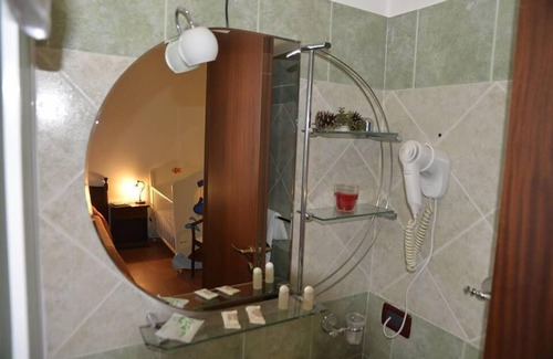 San Fratello Hotel | Discover Rifugio Del Parco: Family-Friendly with Dining Options