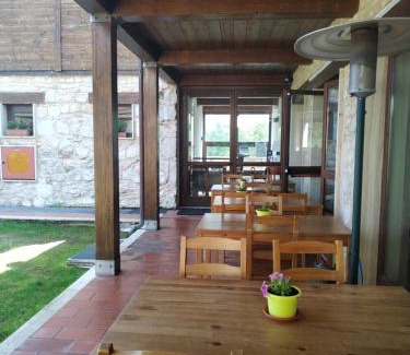 Amandola House | Discover Rifugio Garulla: Pet-Friendly Retreat with Hot Tub