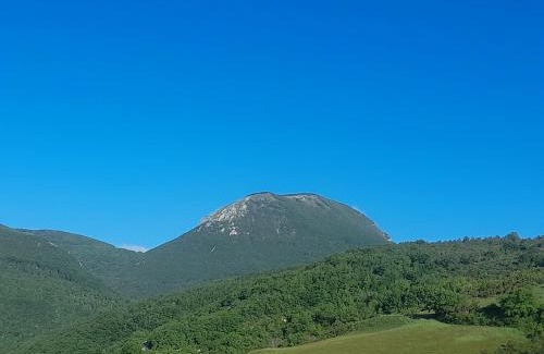 Chigiano House | Pet-Friendly Retreat at Rifugio San Vicino Awaits You
