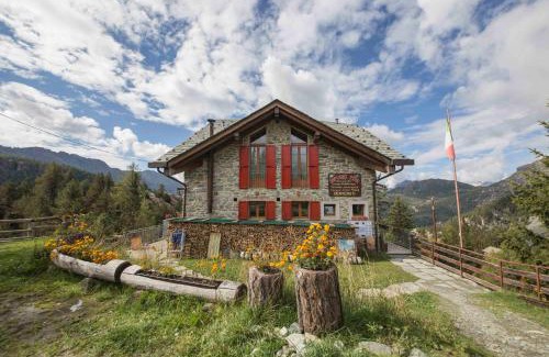 Lanzada House | Rifugio Zoia: Guest Rated 8.9 with Pet-Friendly Amenities