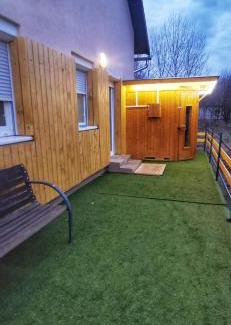 Agard Apartment | Family-Friendly Rigófészek Apartmanház with Pet Amenities