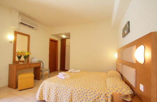 Skopelos Apartment | Discover Rigas Hotel Skopelos: Oceanfront Bliss Awaits