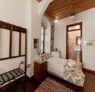 Nafplio Bed & Breakfast | Inviting Rigas Pension Nafplio: 9.1/10 with Breakfast Included