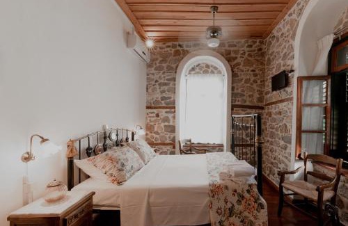 Nafplio Bed & Breakfast | Inviting Rigas Pension Nafplio: 9.1/10 with Breakfast Included