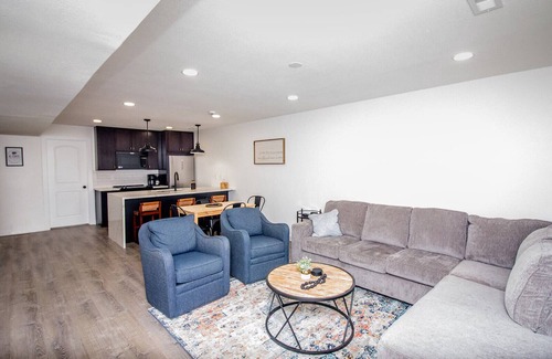 Manhattan Condo | Family Condo Near Bill Snyder Stadium with Pool Access