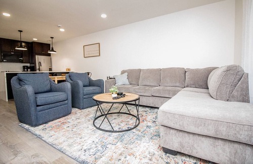 Manhattan Condo | Family Condo Near Bill Snyder Stadium with Pool Access