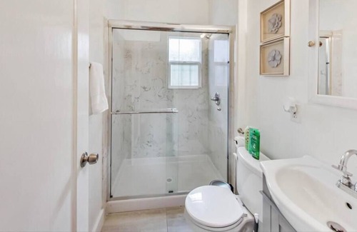 Berkeley Apartment | Convenient 2BR Retreat Right Across From Campus!