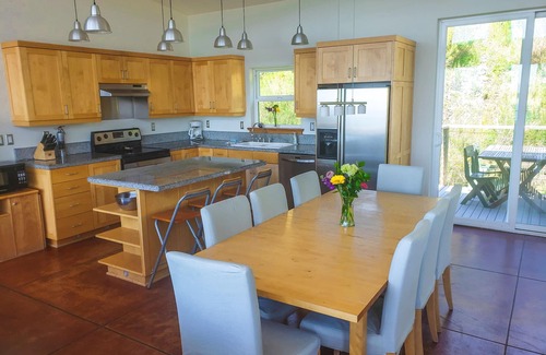 Happy Camp Hideaway House | Seaside Retreat: Pet-Friendly Hotel Steps from the Beach