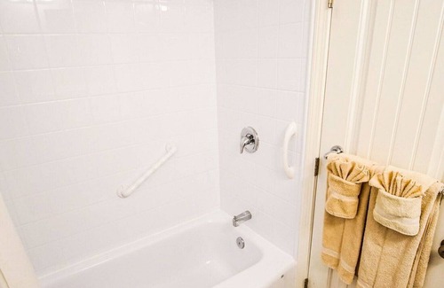 Hyannis Apartment | Prime Location in Hyannis, Cape Cod - Steps to the Harbor!