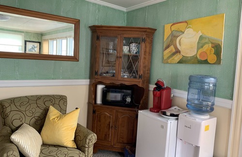 Damariscotta Condo | Perfectly Located Getaway: Steps to Cafés and Dining!