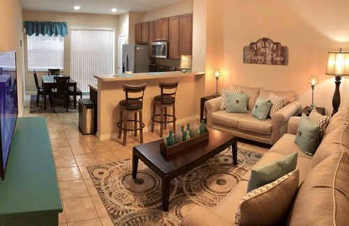 Crestwynd Bay House | Family-Friendly Retreat Just Turns Away from Disney!