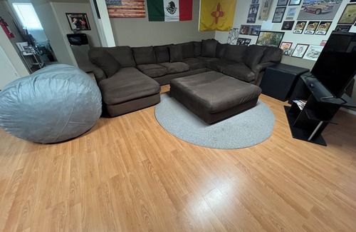Los Lunas House | Convenient Access Near I-25 with Spa and Breakfast Included